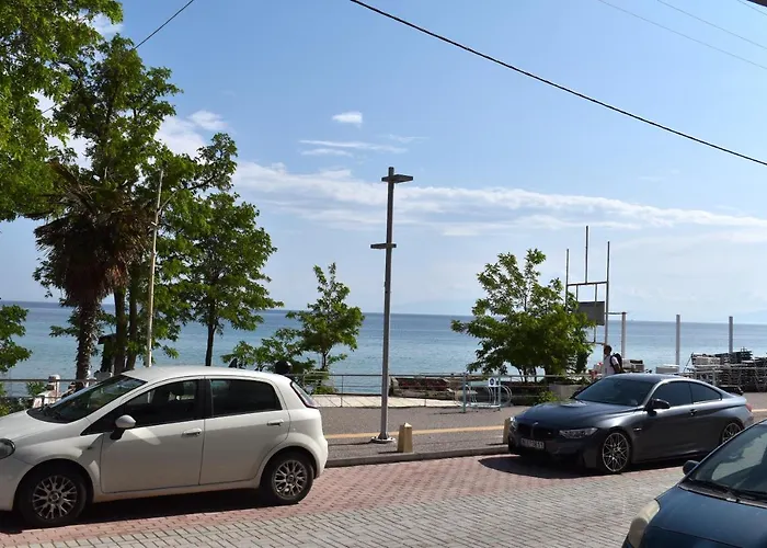 Chic In Nea Kallikratia *